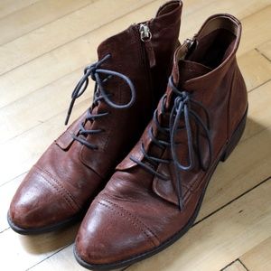 Women's Comfortiva Cordia Leather Ankle Boot - Caffe (Brown) - Size 9